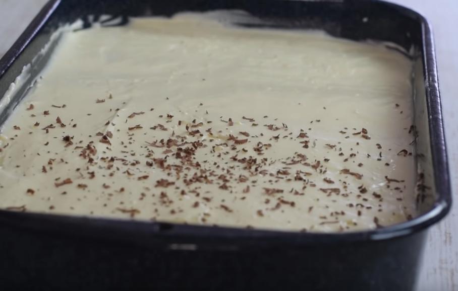 Мягкий и нежный ореховый пирог с ванильным кремом: готовится легко и из того, что есть на кухне