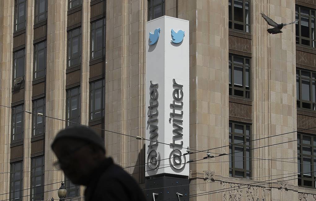 Похоже, что Twitter объявил интернет-войну: несмотря на штрафы, компания игнорирует требование убрать запрещенный контент