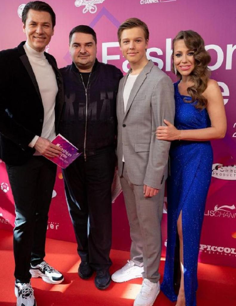 "Обожаю стоять на одной сцене со своим сыном": телеведущая Юлия Барановская провела премию Fashion People Awards Teens 2021 со старшим наследником