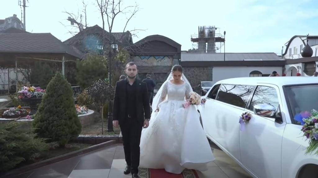 Чеченская свадьба: самая красивая встреча невесты с родственниками жениха (видео)