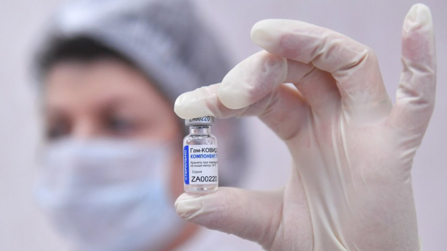 В России почти 5 миллионов человек вакцинировались от коронавируса полностью. И это всего лишь 3 %