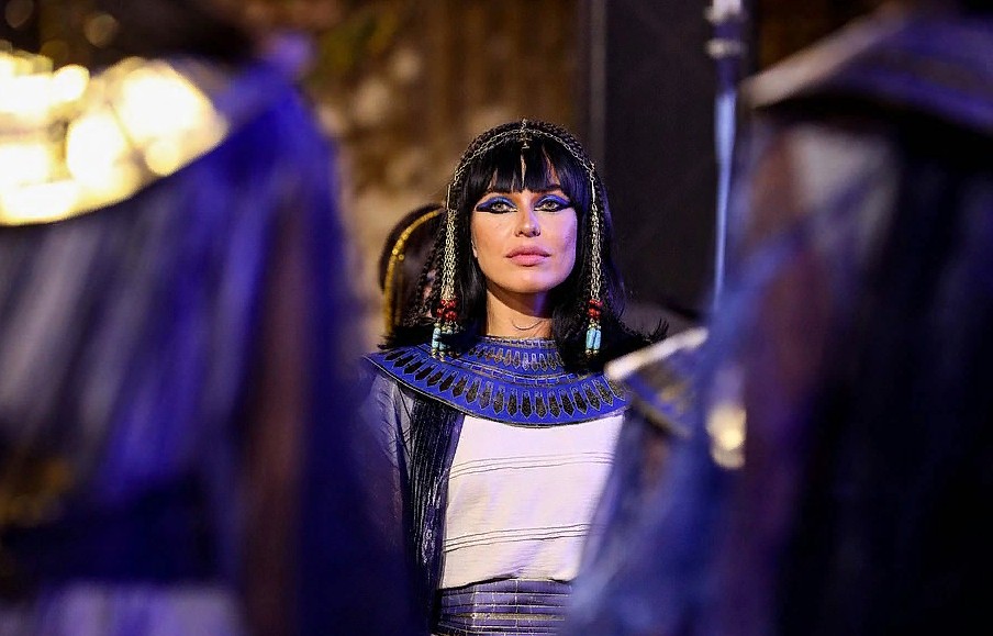 Парад фараонов: на видео Египет проводит впечатляющую церемонию транспортировки 22 мумий к их новому месту упокоения в музее