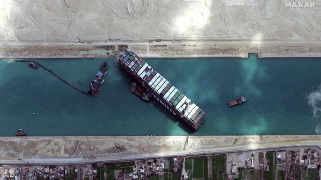 Первую женщину-капитана Египта обвинили в причастности к блокировке Суэцкого канала. Девушка молчать не стала