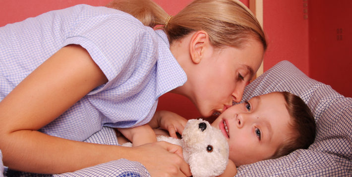 Заботливые родители никогда не позволят ребенку поздно ложиться спать: все дело в гормоне роста