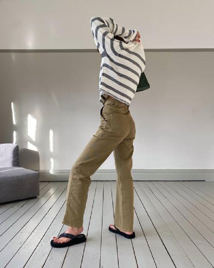 Легкие, в светлых оттенках: брюки, которые будут на пике популярности весной и летом 2021-го