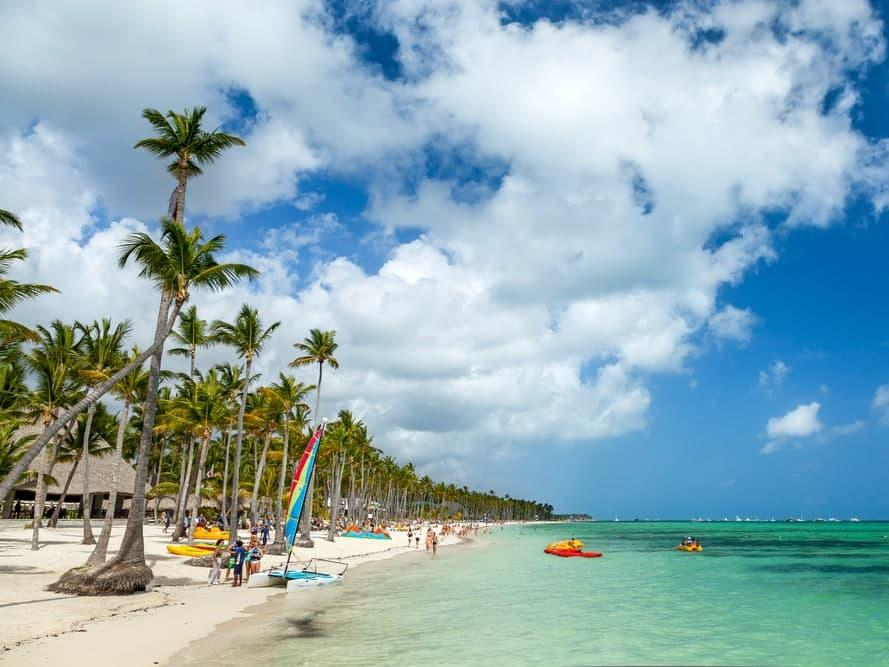 Доминикана продлила срок бесплатного медицинского страхования для туристов до 30 апреля 2021 года