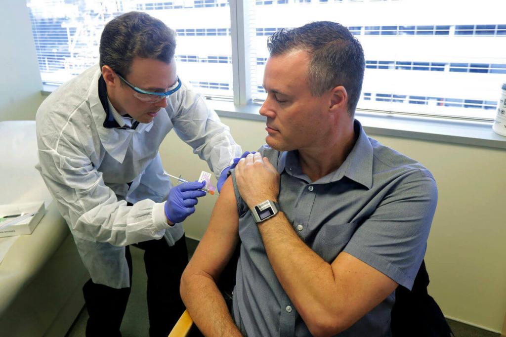 Влияние вакцинации от COVID-19 на мужское здоровье оценили в «Векторе»