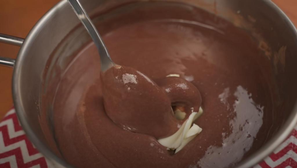 Сгущенка, ложка масла и какао: рецепт бюджетных конфет, не уступающих по вкусу дорогим магазинным