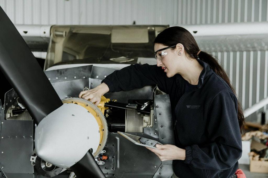 Женщинам дорогу: Минтруд намерен разрешить прекрасной половине жителей России работать авиамеханиками