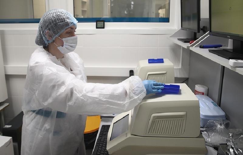 В России зарегистрировали тест, который выявляет все штаммы коронавируса