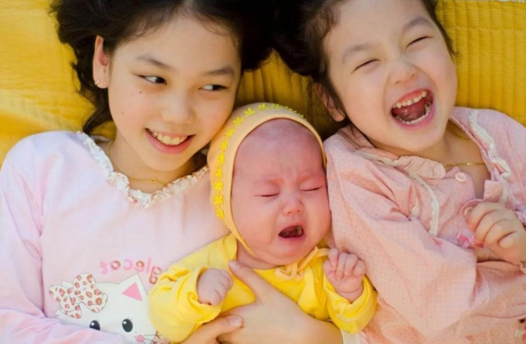 Не гуляют с детьми ежедневно, как русские мамы: как воспитывают детей в Южной Корее
