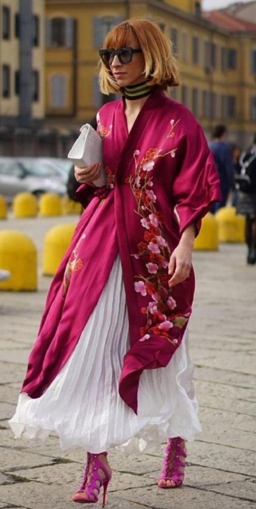 Кимоно - это не домашний халат, а стильный наряд весны: как и с чем носить трендовую вещь (советы и примеры)