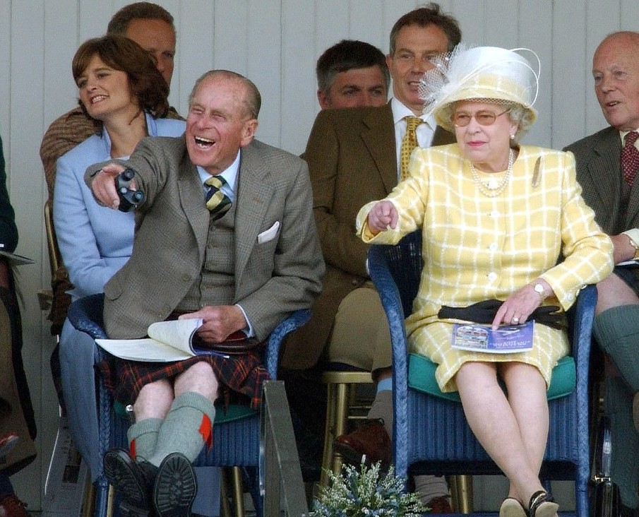 Солнце на лице и плед на коленях: последние дни принца Филиппа в Виндзорском замке