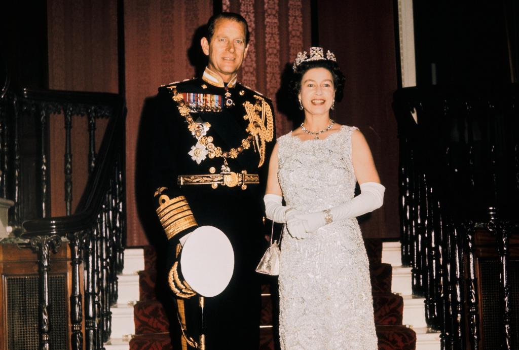 Союз, который не одобрила семья. 4 странности брака королевы Елизаветы II и принца Филиппа, которые британцы предпочитают не обсуждать