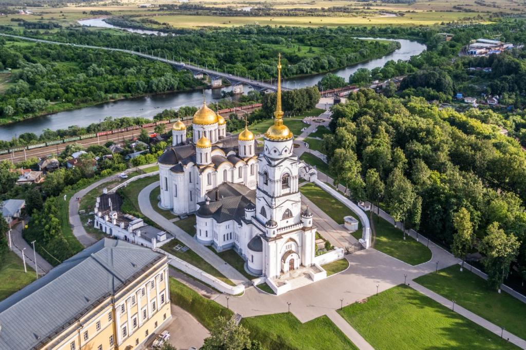 Куда поехать на майские праздники: самые популярные направления россиян и самые неожиданные для избалованного туриста