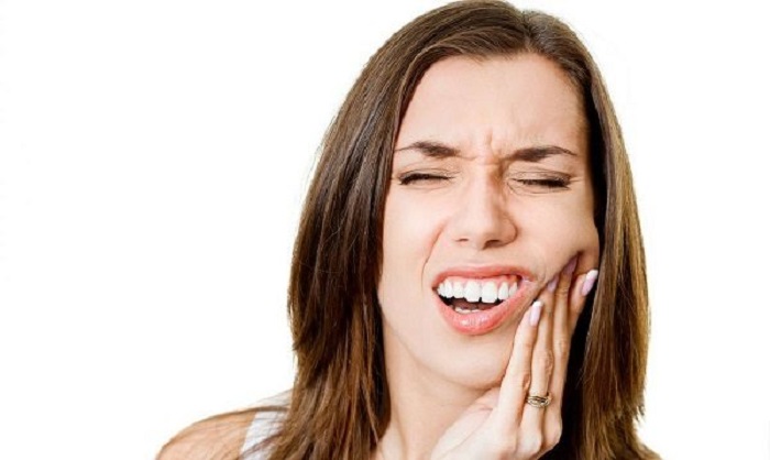 Таблетки не нужны: какие точки на теле помассировать, чтобы устранить зубную боль