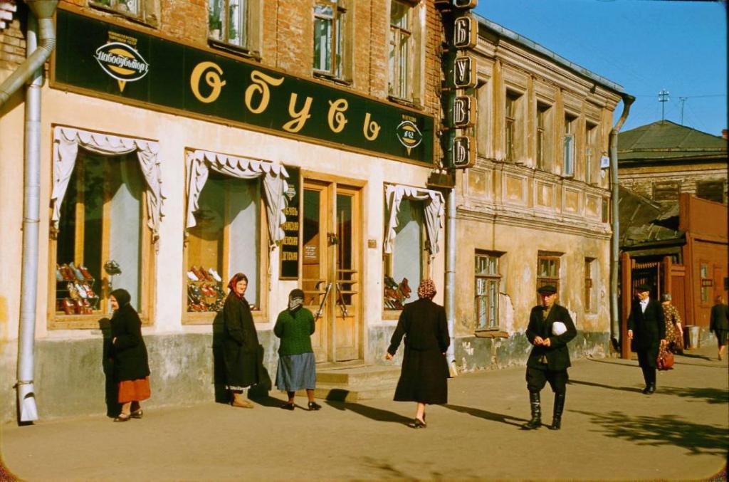 "Такой свободы не было даже во времена Горбачева": Москва 1956 года на снимках французского фотографа