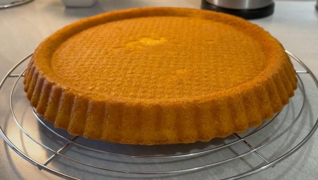 Простой пирог с апельсиновым кремом: десерт, который очень легко готовить