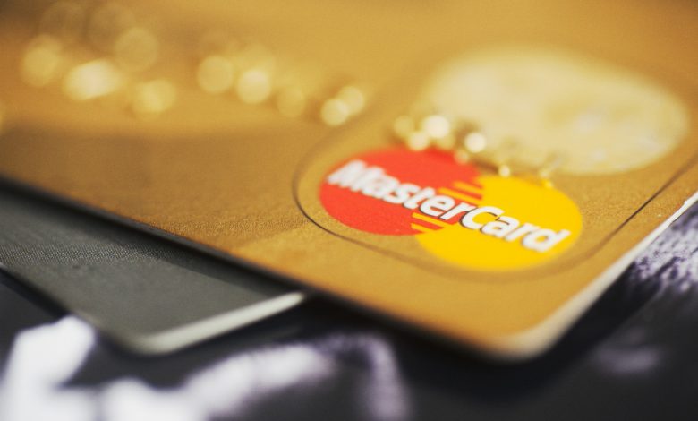 Брелок для оплаты товаров: Mastercard в России запустил новый способ бесконтактной оплаты