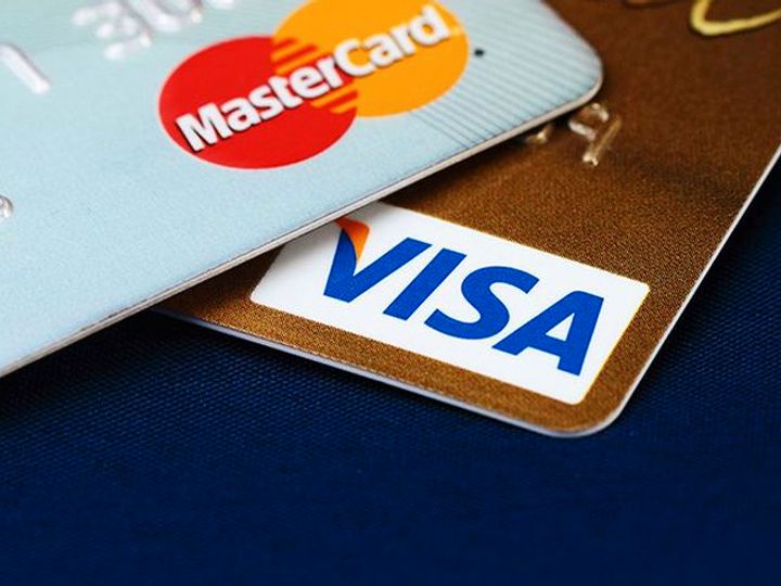 Россиян успокоили по поводу возможного отключения от основных международных платежных систем Visa и Mastercard