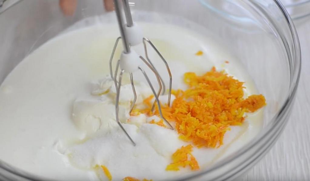 Персиково-апельсиновый пирог с нежным сырно-сливочным кремом: готовится быстро, без выпечки и из простых продуктов