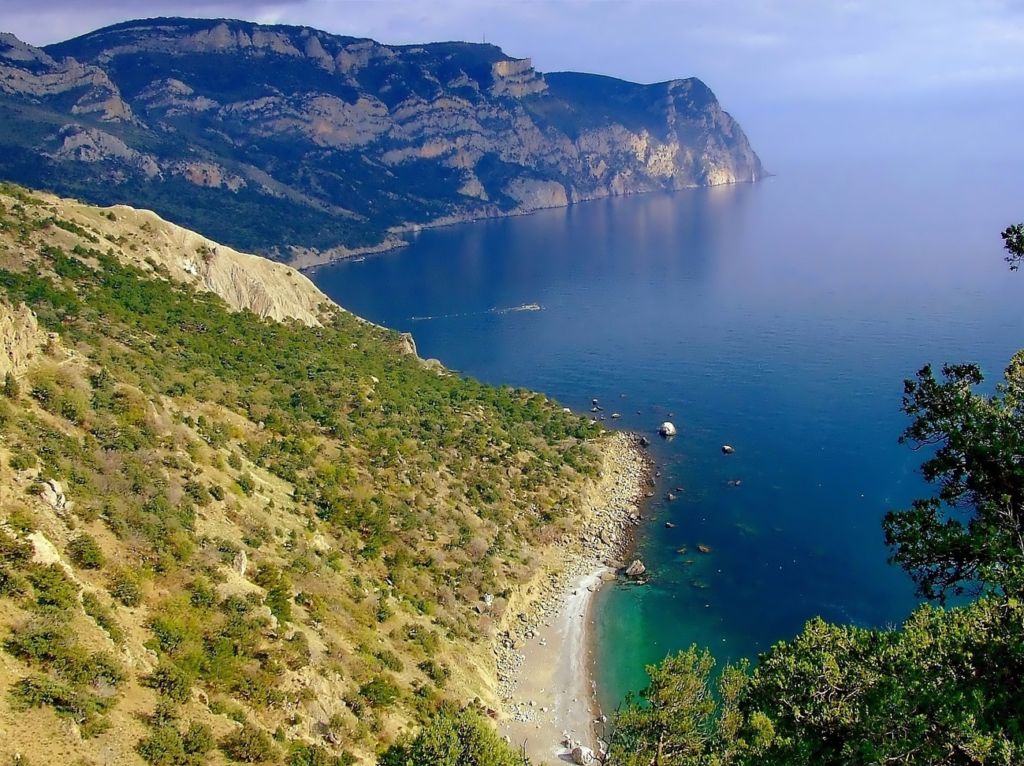 Спрос на черноморские курорты вырос на 30 %: 10 самых чистых пляжей Краснодарского края и Крыма