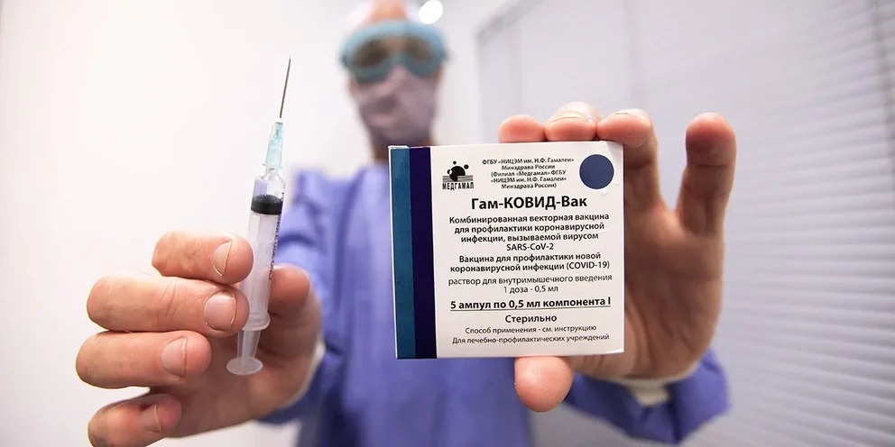 В центре им. Гамалеи рассказали россиянам, защитит ли вакцина "Спутник V" животных от коронавируса