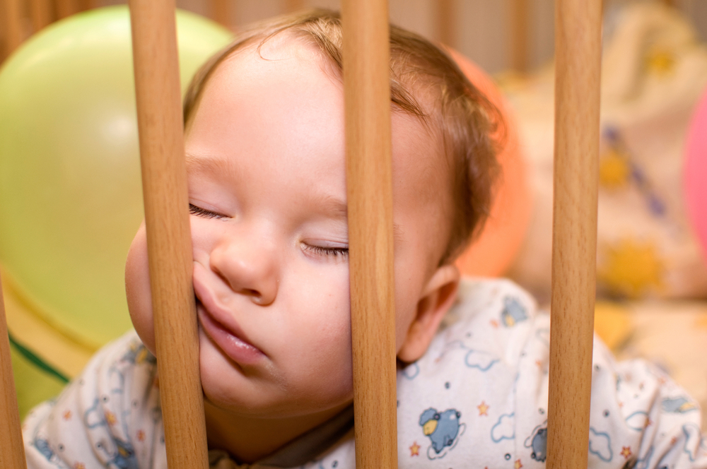 Чтобы ребенок спал долго и крепко, нужно произнести нужные слова (они успокоят даже капризного малыша)
