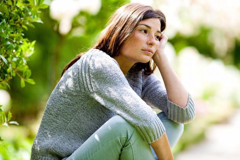 "Чаще беседовать по душам или даже выговариваться": психолог рассказала, как предотвратить весеннюю депрессию