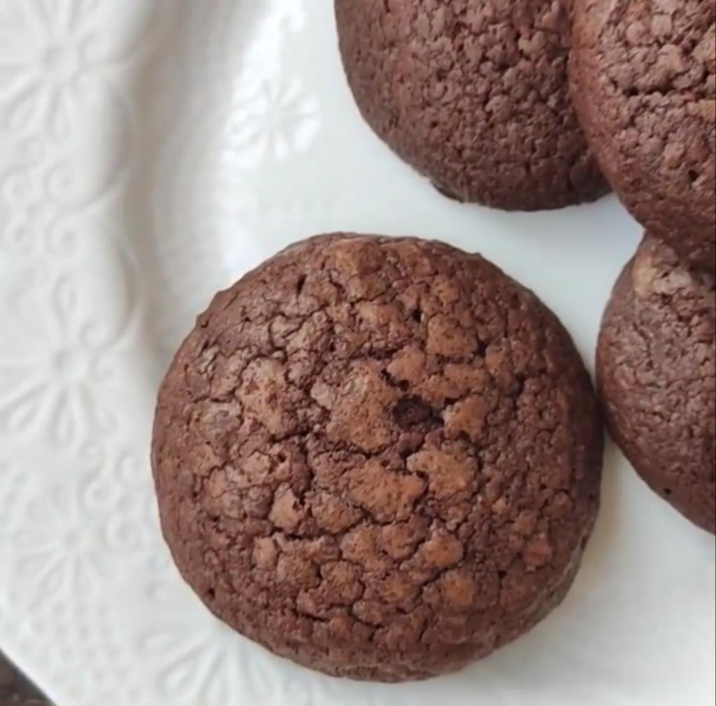 На вкус похоже на брауни: как приготовить самое шоколадное печенье