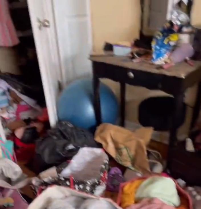 Предупредили за неделю и установили крайний срок: как заставить ребенка убрать в своей комнате
