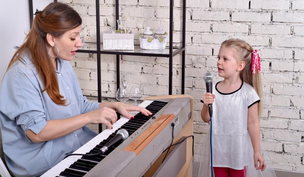 «Любой человек, который разговаривает, способен петь»: эксперт по вокалу рассказала, можно ли научиться петь при отсутствии голоса