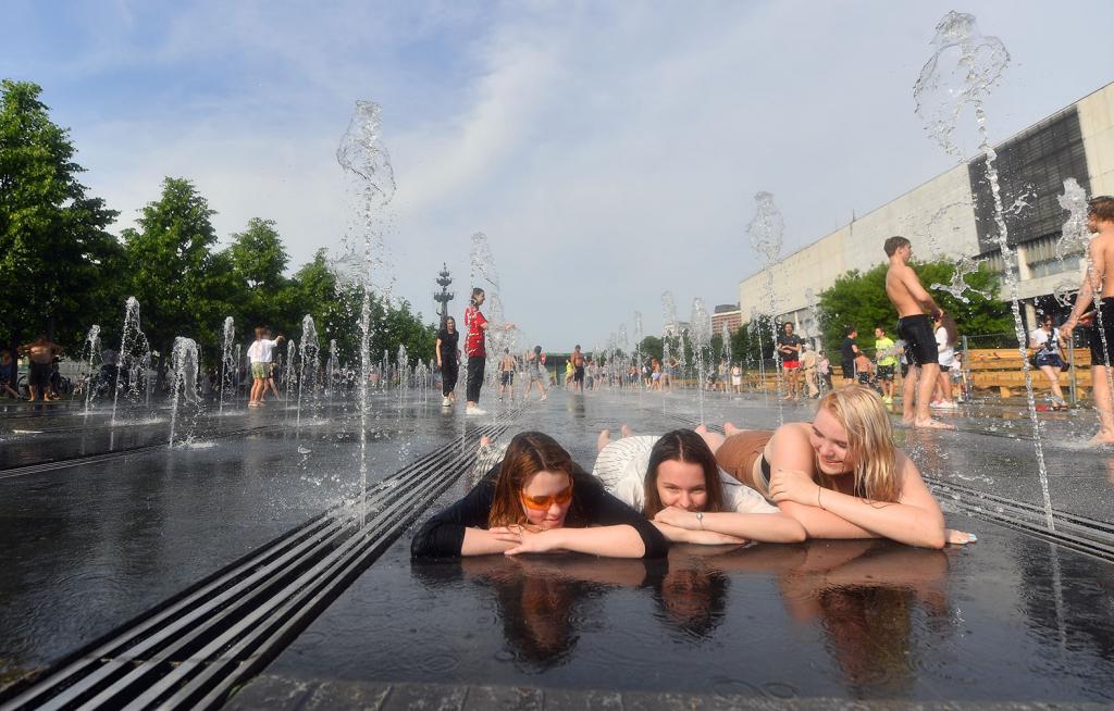 Будет не холодно: синоптики дали прогноз на лето 2021 года в России