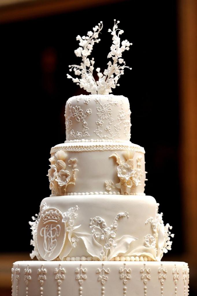 Заказ получили в феврале, а свадьба была в апреле: как создавался роскошный торт для королевского торжества