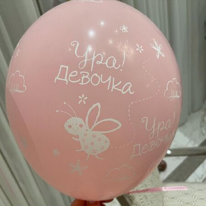 В третий раз мама: Альбина Джанабаева рассказала о творческих планах после рождения дочки