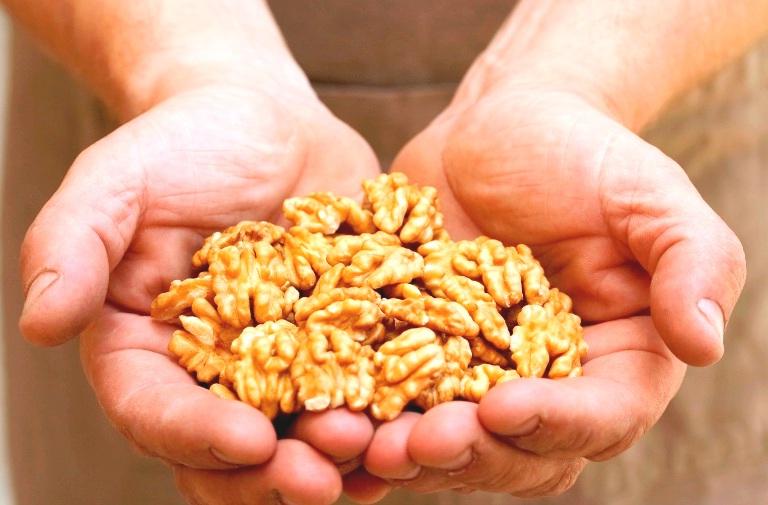 Орехи нужно есть правильно, чтобы не растерять витамины: диетолог назвала суточную норму, которую не стоит превышать