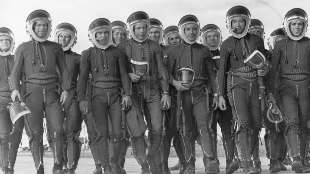 Тренировались втайне: как в СССР из 3500 пилотов отбирали первых космонавтов