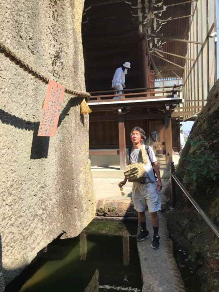 Иши-но-Ходен - гигантский плавучий «противопандемический» мегалит в Японии: почему этот загадочный памятник привлекает паломников