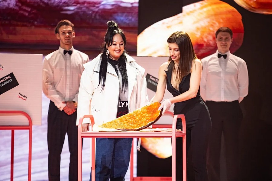 Жительница Астрахани Камилла Дмитриева победила в ТВ-шоу "ТикТок Талант" и выиграла один миллион рублей