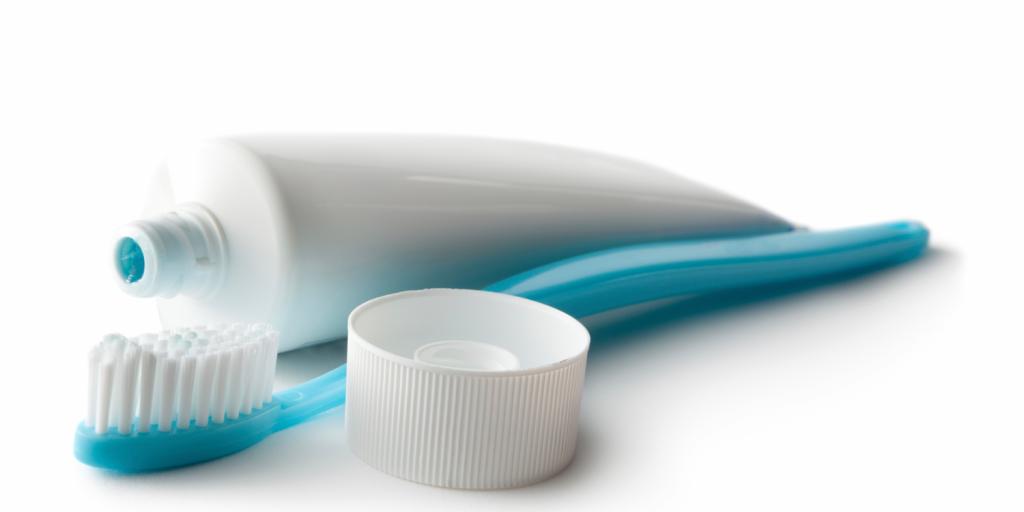 Как стекло помогает восстанавливать зубы: ученые разработали новую зубную пасту