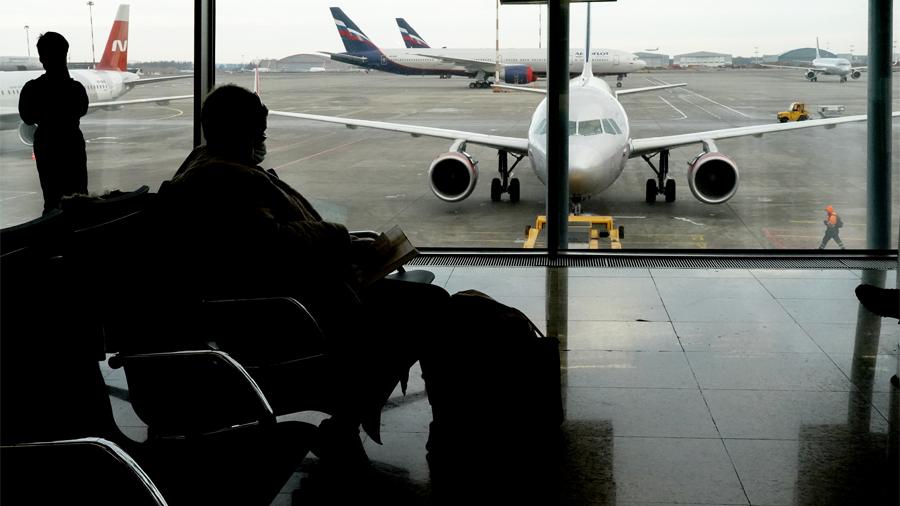 В России готовятся ограничить авиасообщение с Индией из-за захлестнувшего эту страну "коронавирусного шторма"