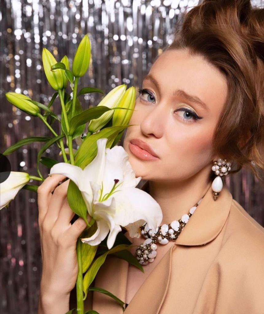 В шоу "Топ-модель по-русски" ее взяли для массовки: как стала популярной Маша Миногарова