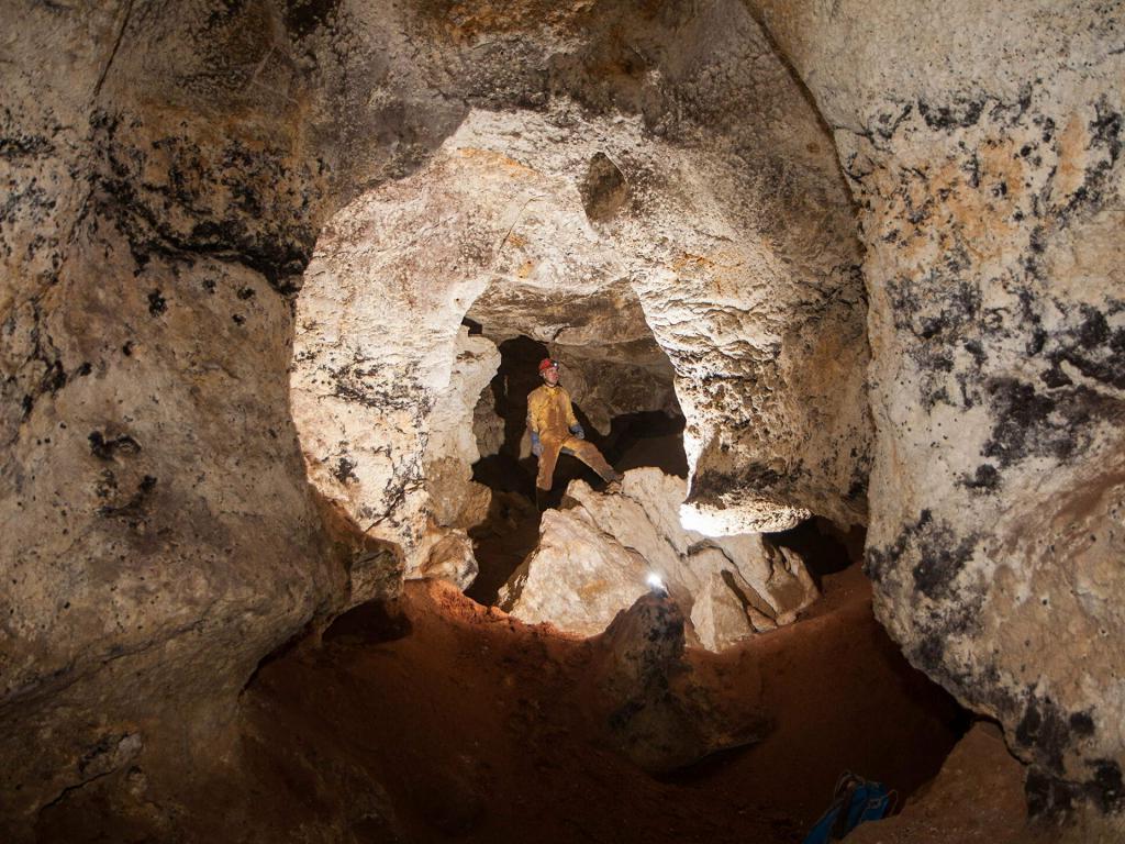 Будет доступна для всех желающих уже этим летом: завершаются работы по оборудованию пещеры Таврида в Крыму