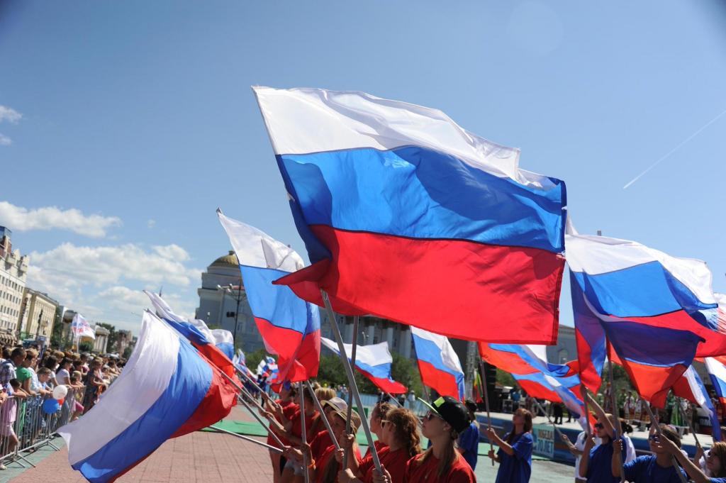 Россияне назвали главные для себя официальные государственные праздники. Новый год немного уступил Дню Победы