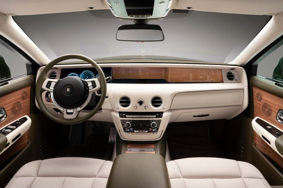 Rolls-Royce создал уникальный фантом для клиента-миллиардера: как выглядит автомобиль снаружи и внутри