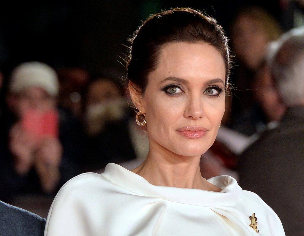 "Моя героиня помогла мне": Анджелина Джоли рассказала, что «исцелилась» на съемках нового фильма