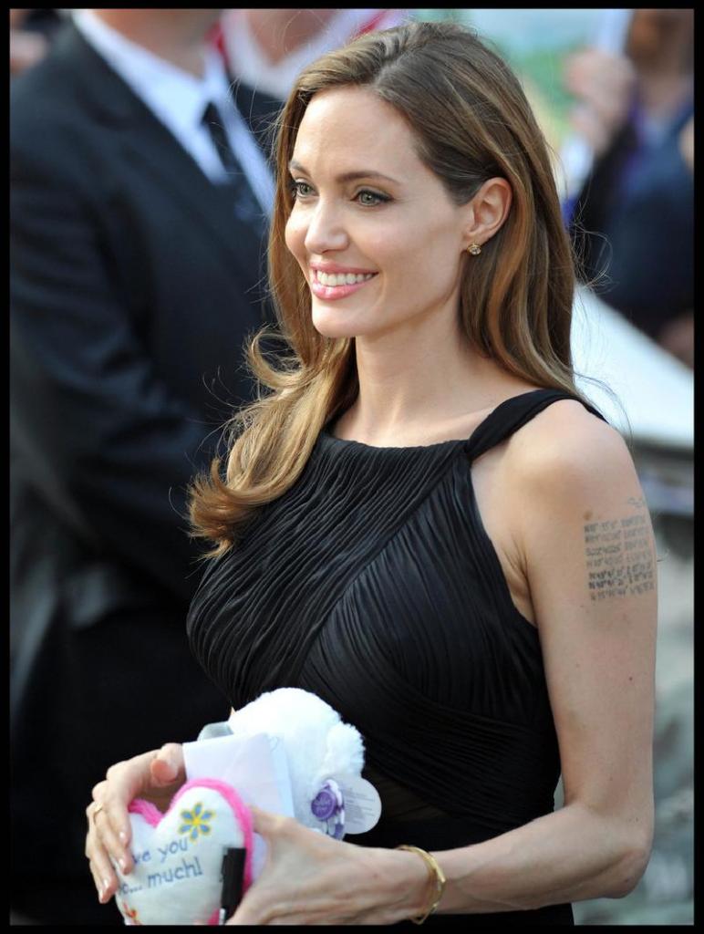"Моя героиня помогла мне": Анджелина Джоли рассказала, что «исцелилась» на съемках нового фильма