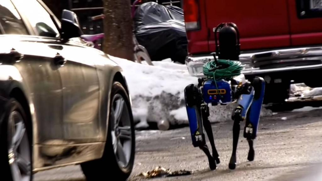 Собаки-роботы больше не будут патрулировать улицы Нью-Йорка. Почему полиция отказалась от них