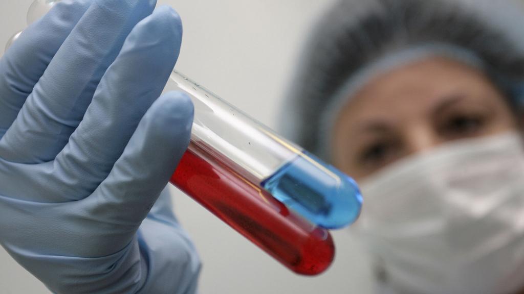 Профессор медицинского университета назвал Бразилию страной-лабораторией по выведению новых штаммов коронавируса