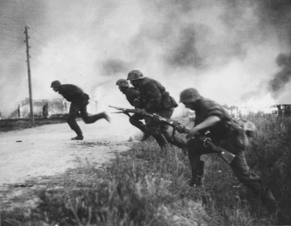 "Господи, помоги!": какие молитвы читали советские солдаты, чтобы вернуться с фронта живыми